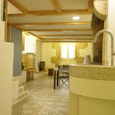 아파트 Enjoy The Old Town In A Full Renovated Duplex