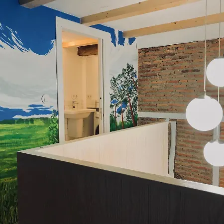 아파트 Enjoy The Old Town In A Full Renovated Duplex *