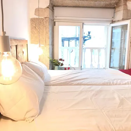 아파트 Enjoy The Old Town In A Full Renovated Duplex *